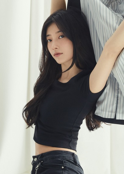 스퀘어넥 반팔티_BLACK